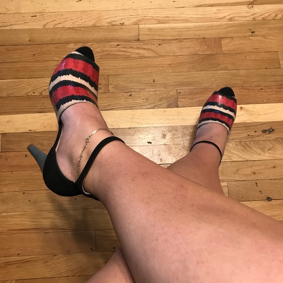 LOEFFLER RANDALL "ROSIE" RED, BLACK & CREAM LEATHER PLATFORM HEELS (9B) - Picture 2 of 14